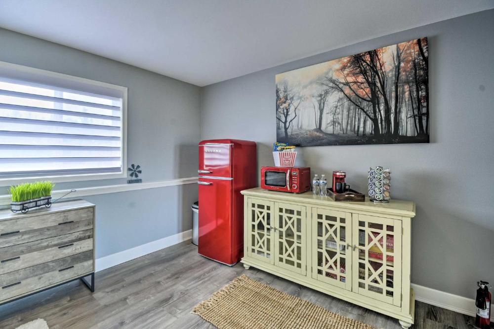 Cozy Port Orchard Home with Grill and Fire Pit!